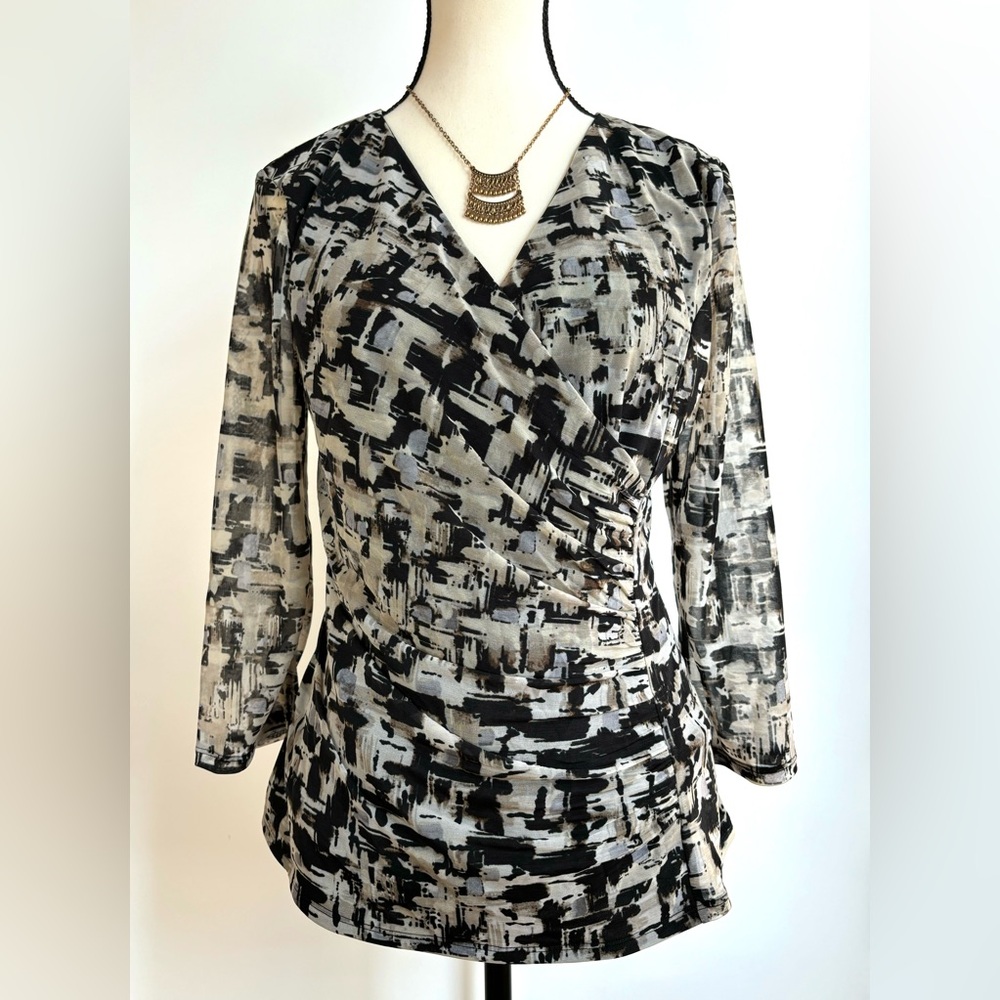 Dana Buchman Black & White Abstract Wrap-Style Crop Top